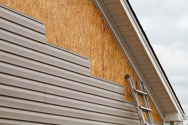 Professional Siding Installation technician working in Goshen, OH